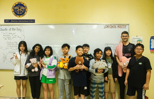 BỮA TIỆC NGỦ TẠI APU