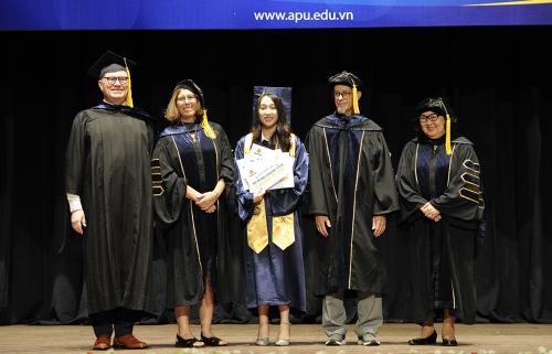 TRƯỜNG QUỐC TẾ APU LONG TRỌNG TỔ CHỨC LỄ TỐT NGHIỆP NĂM HỌC 2019-2020